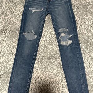 American Eagle Skinny High wasted Distressed Jeans